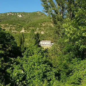 hotel-restaurant-des-gorges-au-viaduc.midi-pyreneeshotels.com/